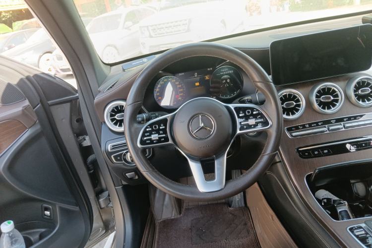 Used Mercedes-Benz GLC 2021 GLC 300 L 4MATIC Dynamic Model Steering Wheel