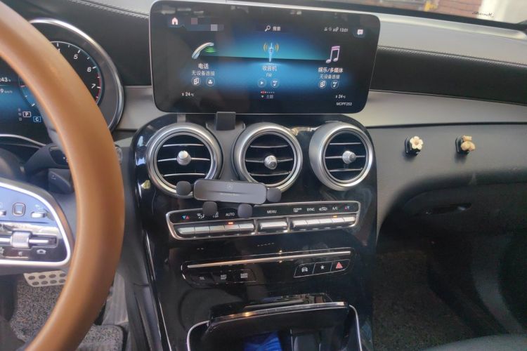 Used Mercedes-Benz GLC 2022 Refreshed GLC 260 L 4MATIC Dynamic Edition Audio And AC Panel