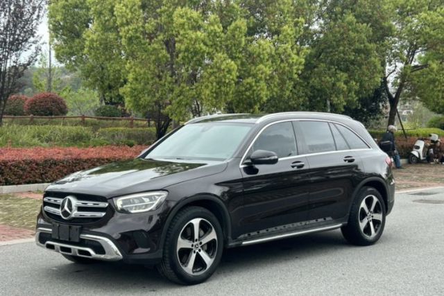 Ojetý Mercedes-Benz GLC 2022 Refreshed GLC 260 L 4MATIC Dynamic Edition