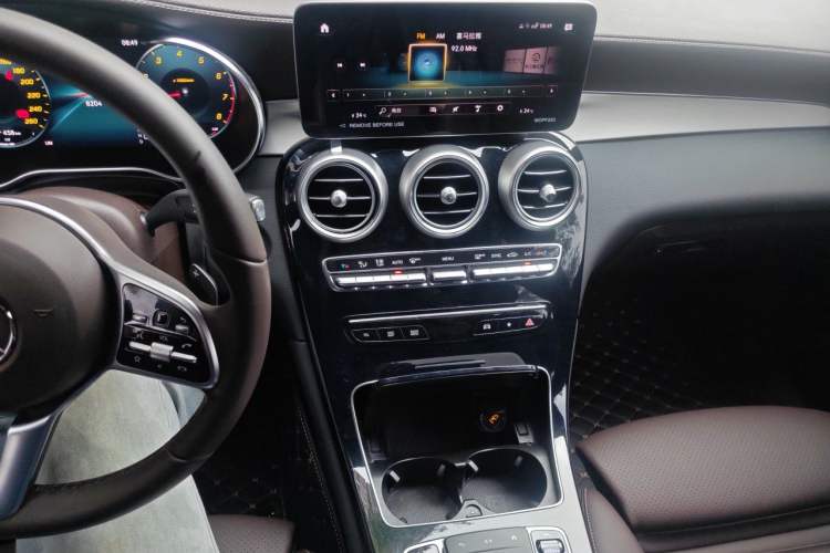 Used Mercedes-Benz GLC 2022 Facelifted GLC 260 L 4MATIC Dynamic Edition Audio And AC Panel