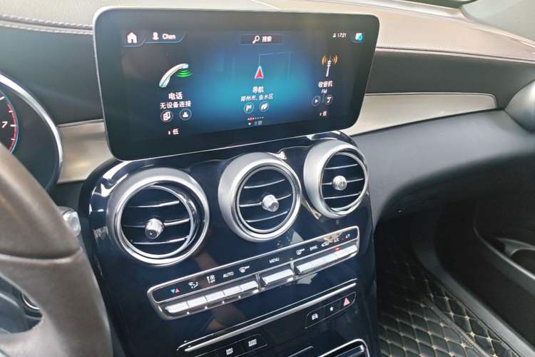 Used Mercedes-Benz GLC 2022 Facelifted GLC 260 L 4MATIC Dynamic Edition Audio And AC Panel