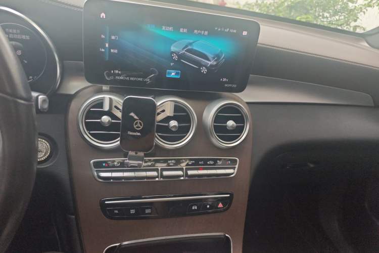 Used Mercedes-Benz GLC 2022 Refreshed GLC 300 L 4MATIC Dynamic Edition Prestige Version Audio And AC Panel