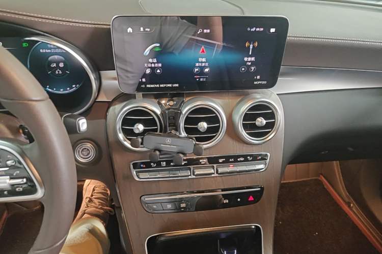 Used Mercedes-Benz GLC 2022 Refreshed GLC 300 L 4MATIC Dynamic Edition Audio And AC Panel