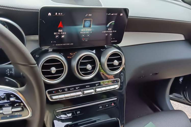 Used Mercedes-Benz GLC 2022 Facelifted GLC 260 L 4MATIC Dynamic Edition Audio And AC Panel