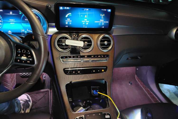 Used Mercedes-Benz GLC 2022 Refreshed GLC 300 L 4MATIC Dynamic Edition Audio And AC Panel