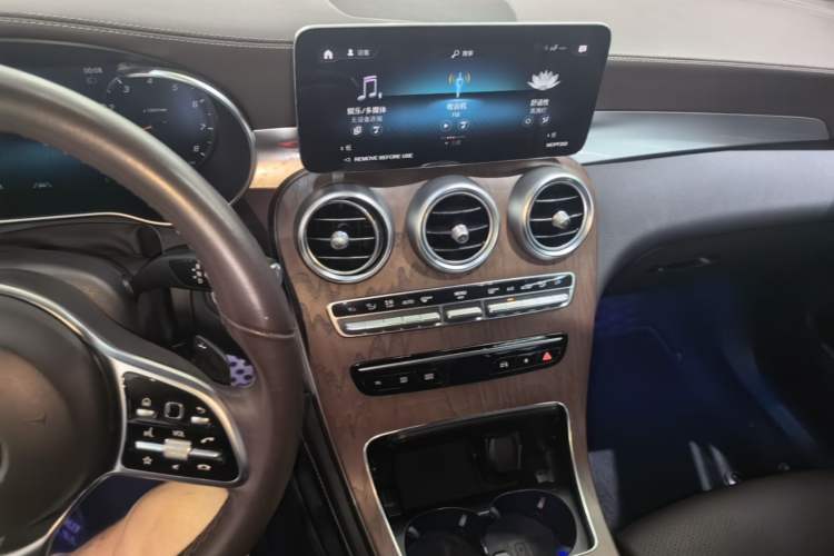 Used Mercedes-Benz GLC 2022 Refreshed GLC 300 L 4MATIC Dynamic Edition Audio And AC Panel