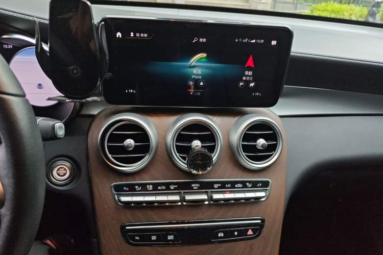 Used Mercedes-Benz GLC 2022 Second Facelift GLC 260 L 4MATIC Luxury Edition Audio And AC Panel