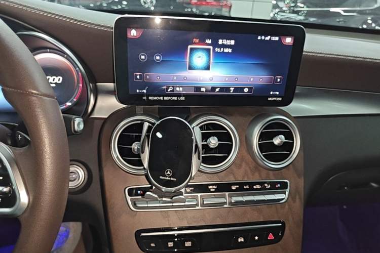 Used Mercedes-Benz GLC 2022 GLC 300 L 4MATIC Dynamic Model Audio And AC Panel