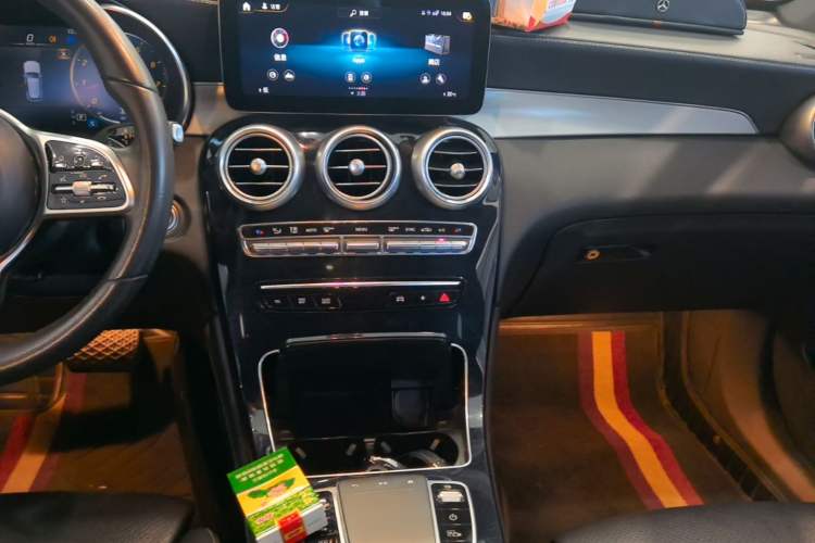 Used Mercedes-Benz GLC 2022 Facelifted GLC 260 L 4MATIC Dynamic Edition Audio And AC Panel