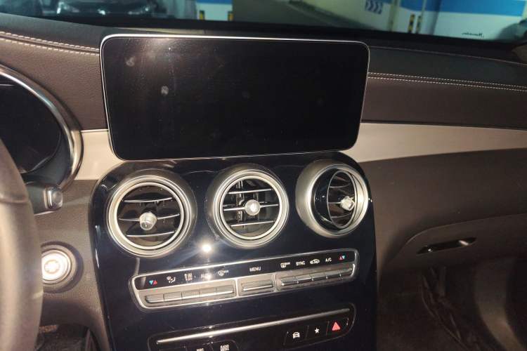 Used Mercedes-Benz GLC 2022 Refreshed GLC 260 L 4MATIC Dynamic Edition Audio And AC Panel
