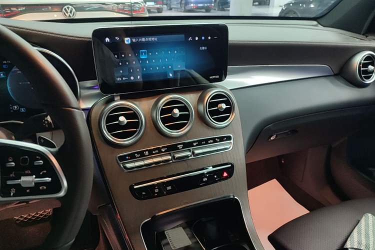 Used Mercedes-Benz GLC 2022 GLC 300 L 4MATIC Dynamic Model Audio And AC Panel