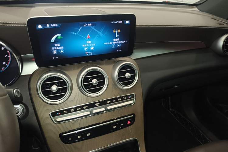 Used Mercedes-Benz GLC 2022 Refreshed GLC 300 L 4MATIC Dynamic Edition Prestige Version Audio And AC Panel