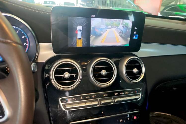 Used Mercedes-Benz GLC 2022 Facelifted GLC 260 L 4MATIC Dynamic Edition Audio And AC Panel