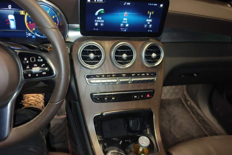 Used Mercedes-Benz GLC 2022 Refreshed GLC 300 L 4MATIC Dynamic Edition Prestige Version Audio And AC Panel