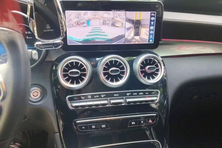 Used Mercedes-Benz GLC 2022 Refreshed GLC 260 L 4MATIC Dynamic Edition Audio And AC Panel
