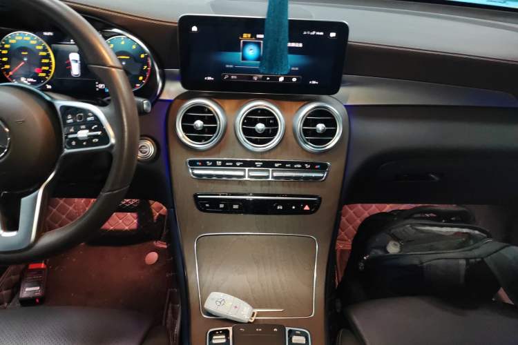 Used Mercedes-Benz GLC 2022 Refreshed GLC 300 L 4MATIC Dynamic Edition Prestige Version Audio And AC Panel