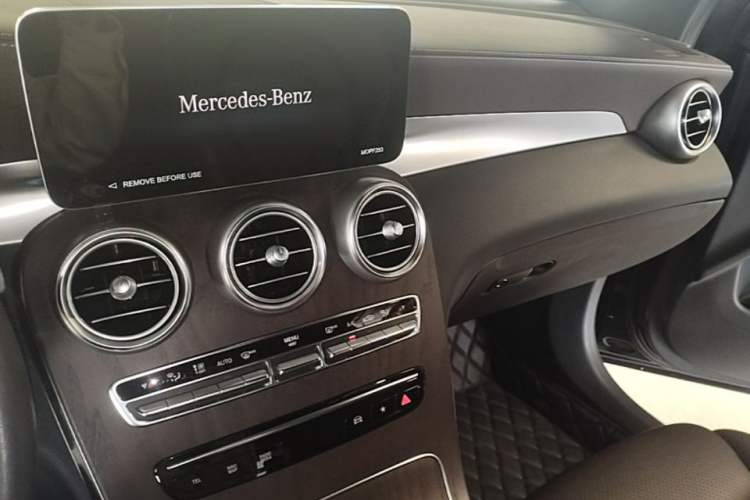 Used Mercedes-Benz GLC 2022 GLC 300 L 4MATIC Dynamic Edition Prestige Model Audio And AC Panel