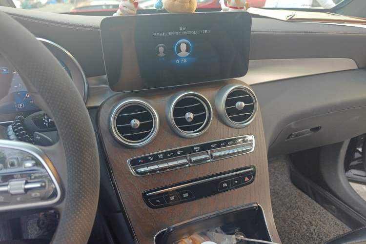 Used Mercedes-Benz GLC 2022 Refreshed GLC 300 L 4MATIC Dynamic Edition Prestige Version Audio And AC Panel