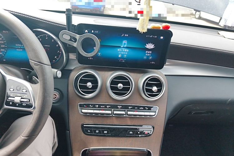 Used Mercedes-Benz GLC 2022 Second Facelift GLC 260 L 4MATIC Luxury Edition Audio And AC Panel