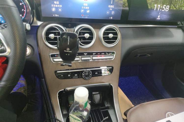Used Mercedes-Benz GLC 2022 Facelift GLC 260 L 4MATIC Luxury Edition Audio And AC Panel