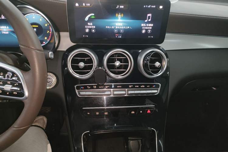 Used Mercedes-Benz GLC 2022 Refreshed GLC 260 L 4MATIC Dynamic Edition Audio And AC Panel