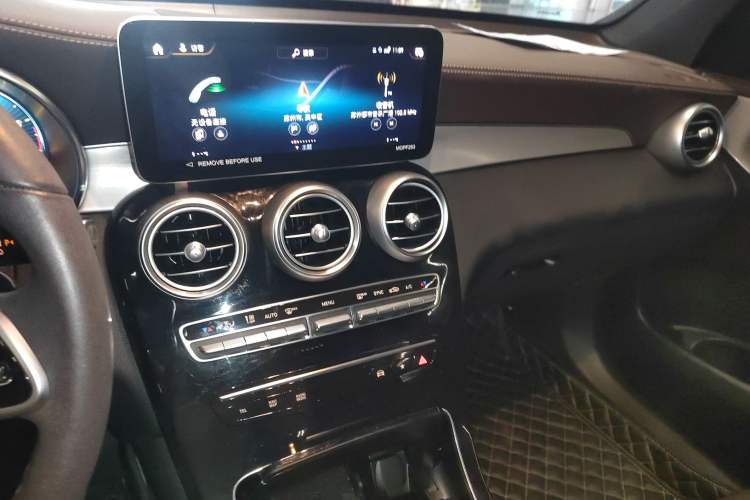 Used Mercedes-Benz GLC 2022 Facelifted GLC 260 L 4MATIC Dynamic Edition Audio And AC Panel
