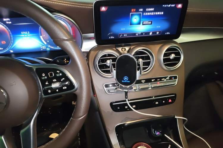 Used Mercedes-Benz GLC 2022 Second Facelift GLC 260 L 4MATIC Luxury Edition Audio And AC Panel