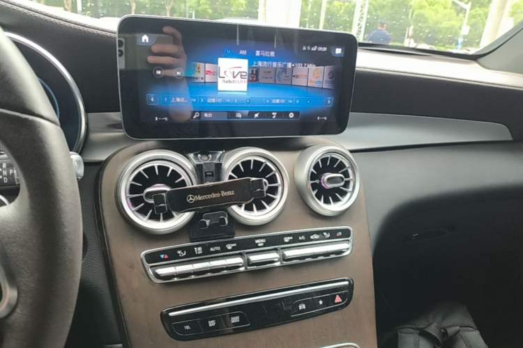 Used Mercedes-Benz GLC 2022 Facelift GLC 260 L 4MATIC Luxury Edition Audio And AC Panel