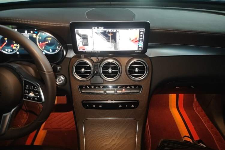Used Mercedes-Benz GLC 2022 Refreshed GLC 300 L 4MATIC Dynamic Edition Prestige Version Audio And AC Panel