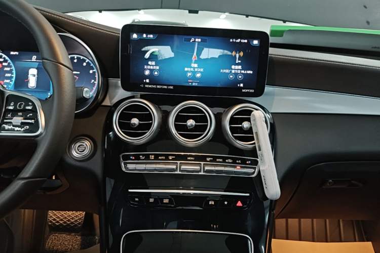 Used Mercedes-Benz GLC 2022 Facelifted GLC 260 L 4MATIC Dynamic Edition Audio And AC Panel