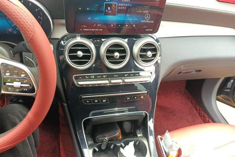 Used Mercedes-Benz GLC 2022 Facelifted GLC 260 L 4MATIC Dynamic Edition Audio And AC Panel