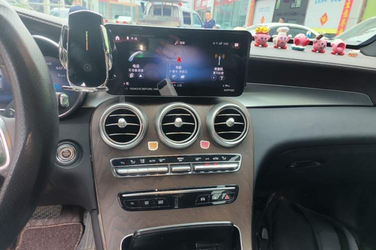 Used Mercedes-Benz GLC 2022 Refreshed GLC 300 L 4MATIC Dynamic Edition Audio And AC Panel