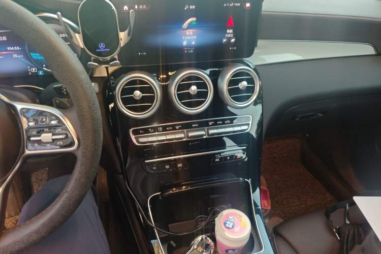 Used Mercedes-Benz GLC 2022 Facelifted GLC 260 L 4MATIC Dynamic Edition Audio And AC Panel