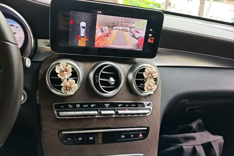 Used Mercedes-Benz GLC 2022 GLC 260 L 4MATIC Luxury Model Audio And AC Panel