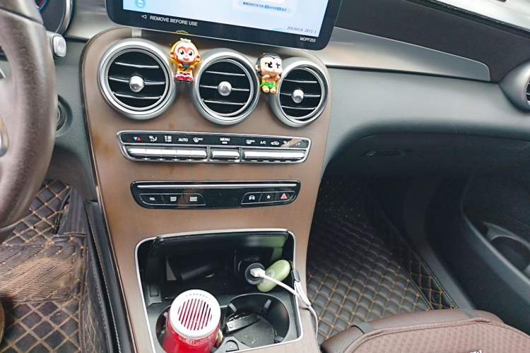 Used Mercedes-Benz GLC 2022 Second Facelift GLC 260 L 4MATIC Luxury Edition Audio And AC Panel