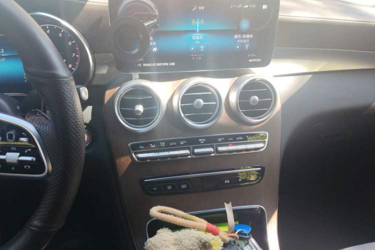 Used Mercedes-Benz GLC 2022 GLC 260 L 4MATIC Luxury Model Audio And AC Panel