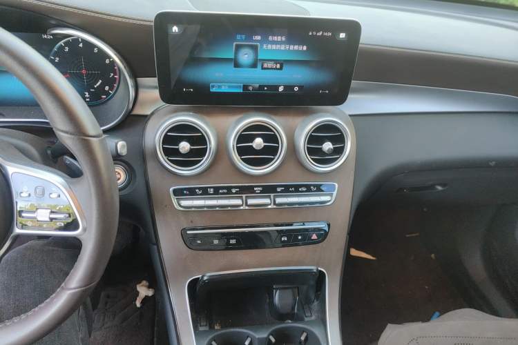 Used Mercedes-Benz GLC 2022 Refreshed GLC 300 L 4MATIC Dynamic Edition Prestige Version Audio And AC Panel
