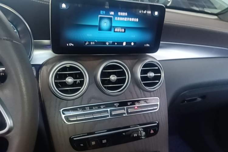 Used Mercedes-Benz GLC 2022 Second Facelift GLC 260 L 4MATIC Luxury Edition Audio And AC Panel