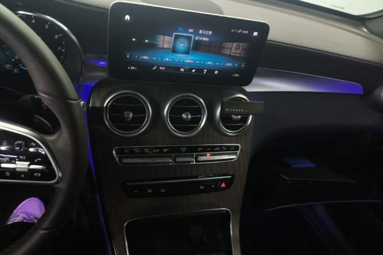 Used Mercedes-Benz GLC 2022 Second Facelift GLC 260 L 4MATIC Luxury Edition Audio And AC Panel