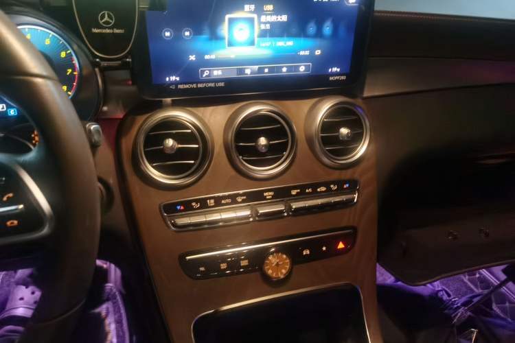 Used Mercedes-Benz GLC 2022 Refreshed GLC 300 L 4MATIC Dynamic Edition Prestige Version Audio And AC Panel