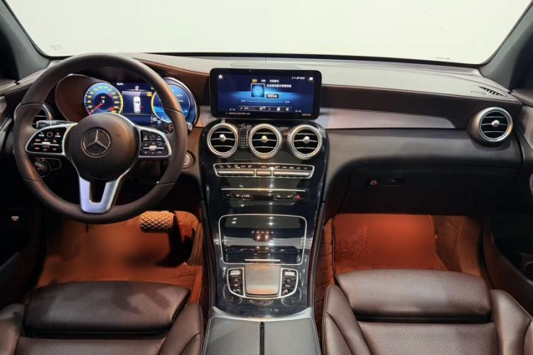 Used Mercedes-Benz GLC 2022 Refreshed GLC 260 L 4MATIC Dynamic Edition Audio And AC Panel