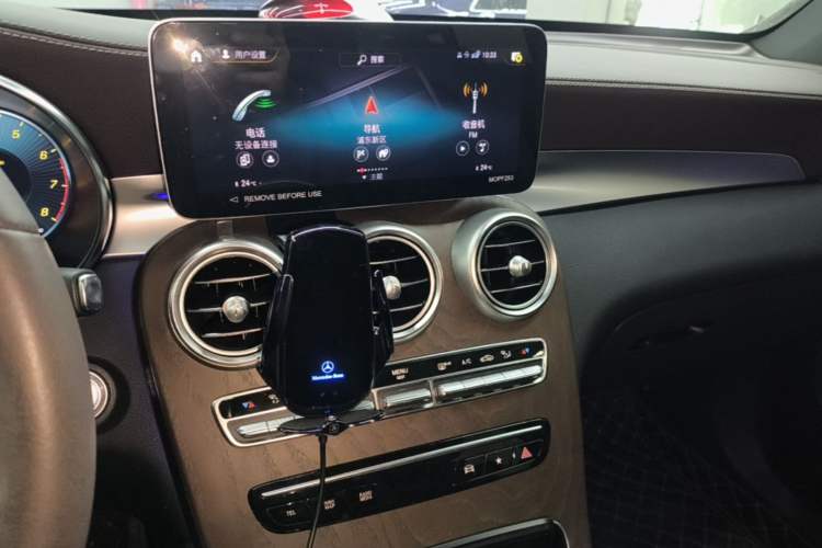Used Mercedes-Benz GLC 2022 Facelift GLC 260 L 4MATIC Luxury Edition Audio And AC Panel