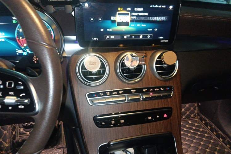Used Mercedes-Benz GLC 2022 GLC 300 L 4MATIC Dynamic Model Audio And AC Panel