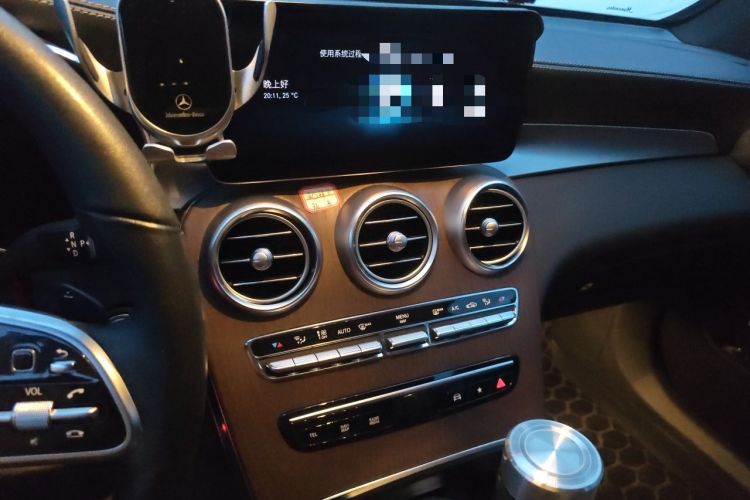 Used Mercedes-Benz GLC 2022 Facelift GLC 260 L 4MATIC Luxury Edition Audio And AC Panel