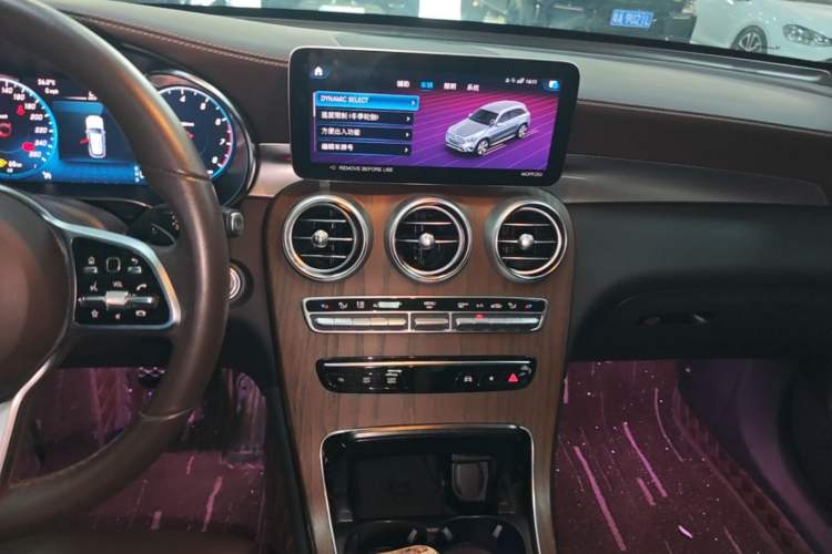 Used Mercedes-Benz GLC 2022 Refreshed GLC 300 L 4MATIC Dynamic Edition Prestige Version Audio And AC Panel