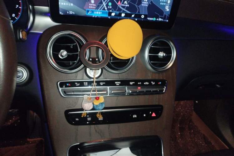 Used Mercedes-Benz GLC 2022 Refreshed GLC 300 L 4MATIC Dynamic Edition Prestige Version Audio And AC Panel