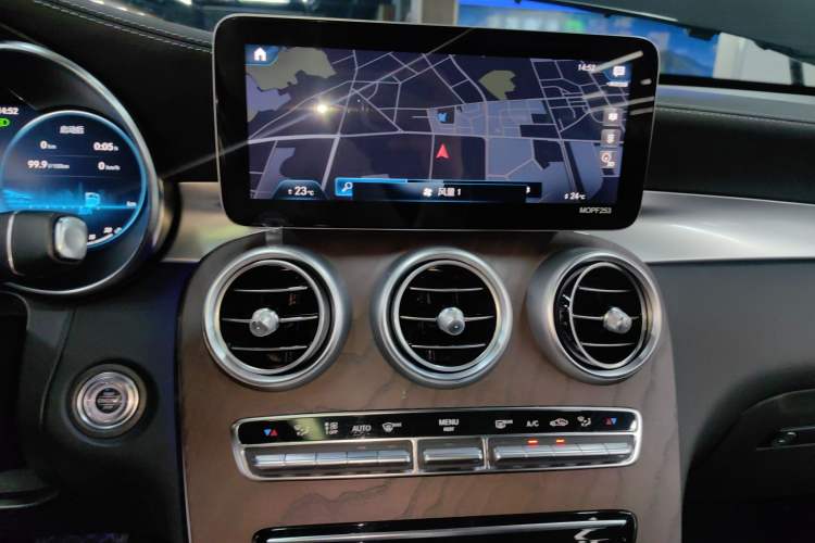 Used Mercedes-Benz GLC 2022 GLC 300 L 4MATIC Dynamic Model Audio And AC Panel