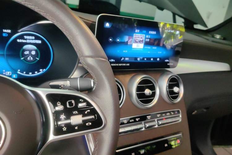 Used Mercedes-Benz GLC 2022 GLC 260 L 4MATIC Luxury Model Audio And AC Panel