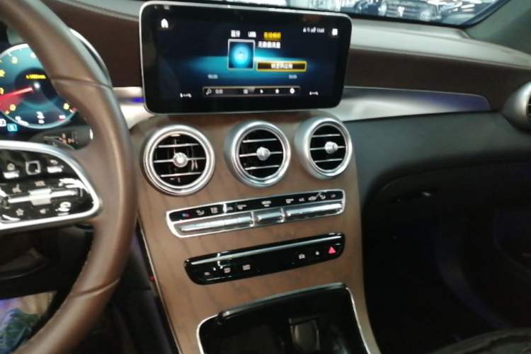 Used Mercedes-Benz GLC 2022 Refreshed GLC 300 L 4MATIC Dynamic Edition Prestige Version Audio And AC Panel