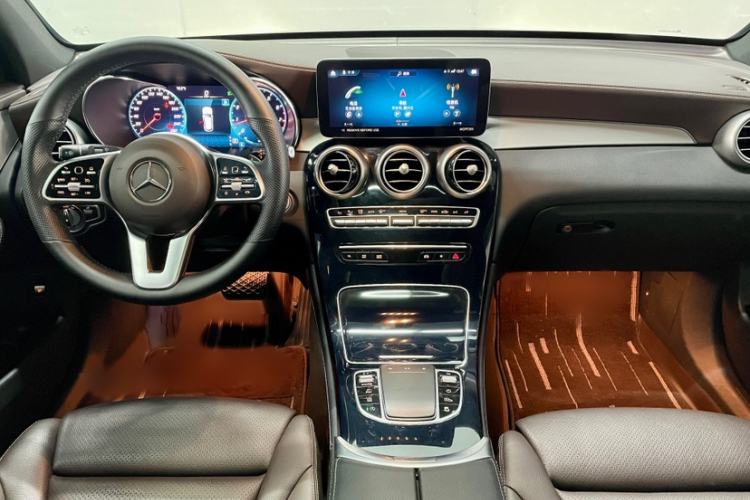 Used Mercedes-Benz GLC 2022 Second Facelift GLC 260 L 4MATIC Dynamic Edition Audio And AC Panel